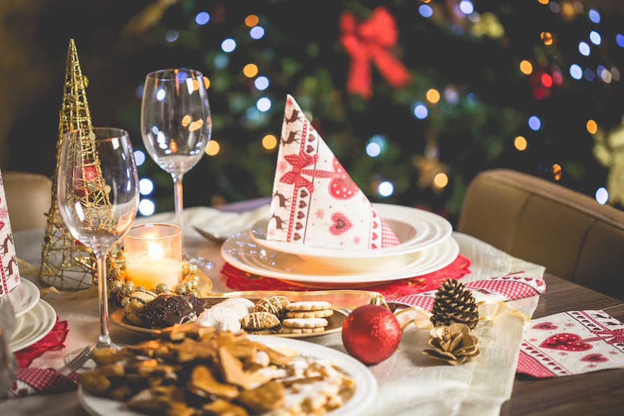 Holiday staging table arrangement